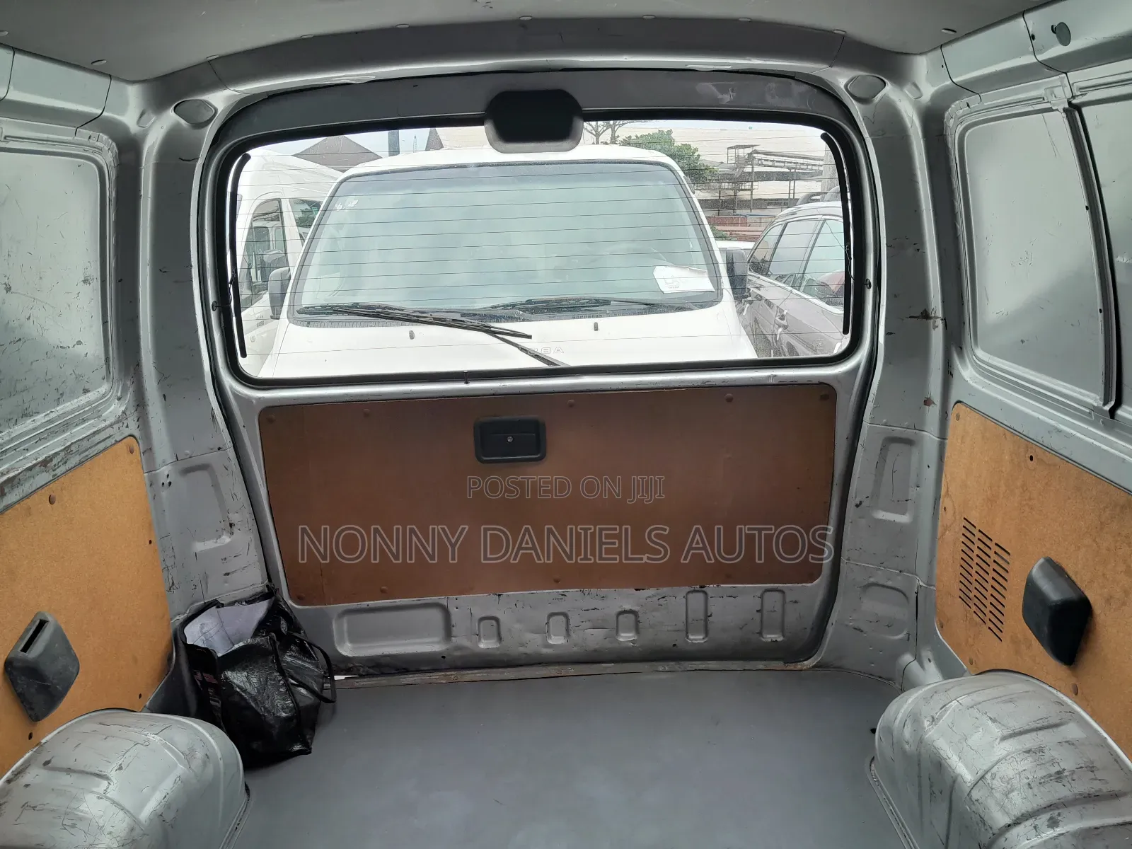 Toyota HiAce 2005 Silver