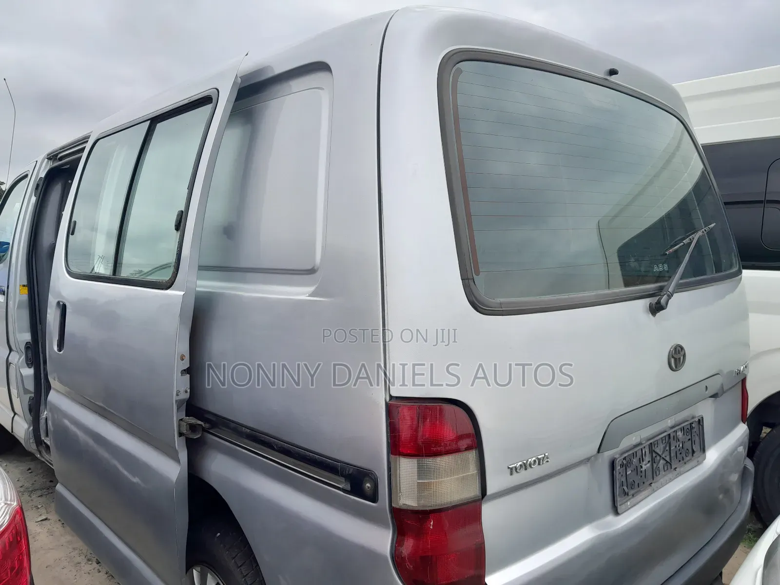 Toyota HiAce 2005 Silver