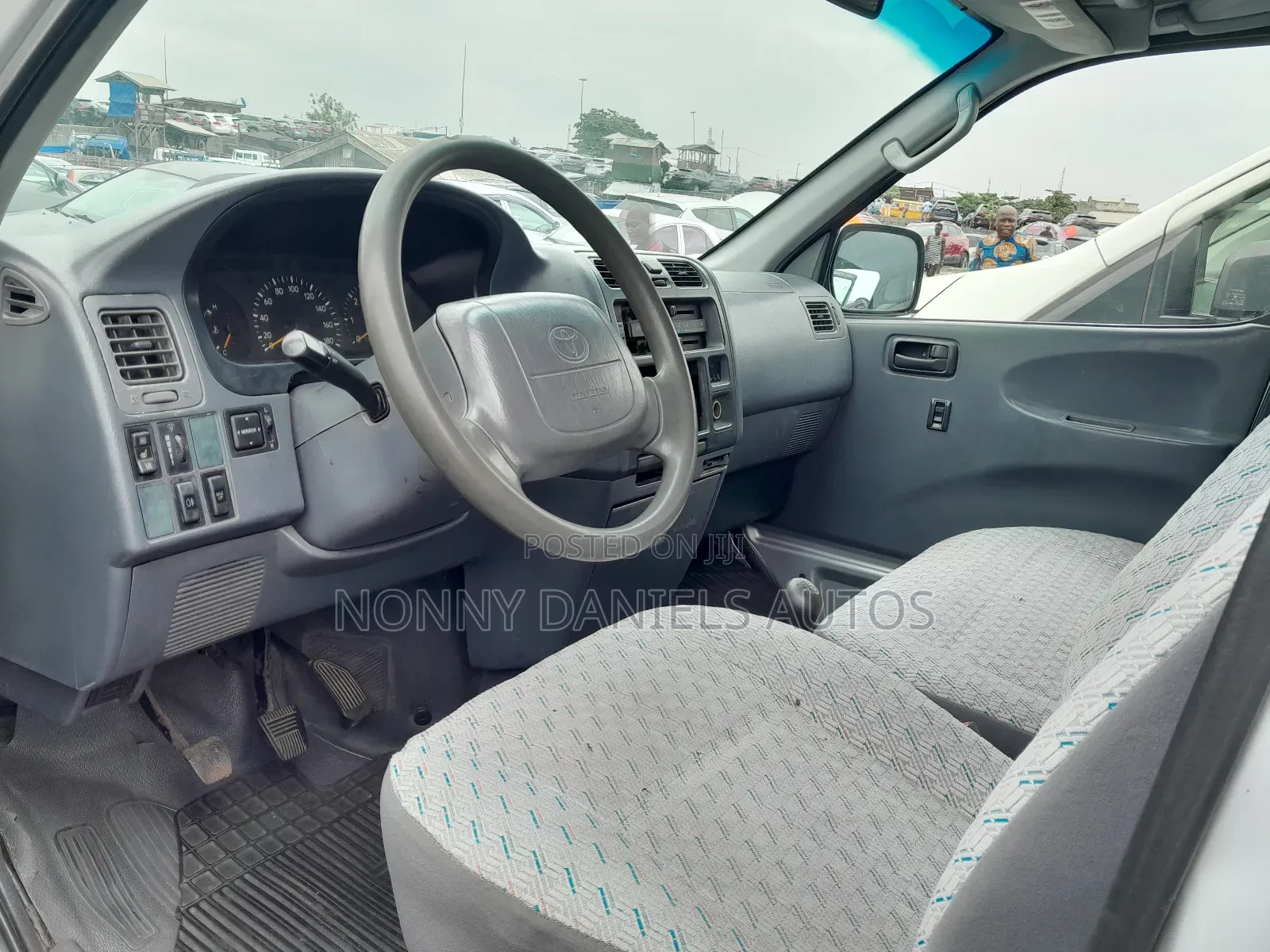 Toyota HiAce 2005 Silver