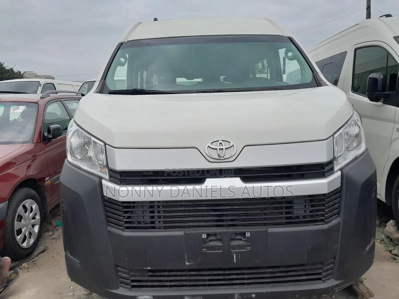 Toyota HiAce 2021 White