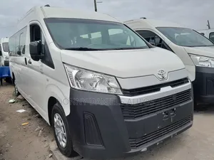 Toyota HiAce 2021 White