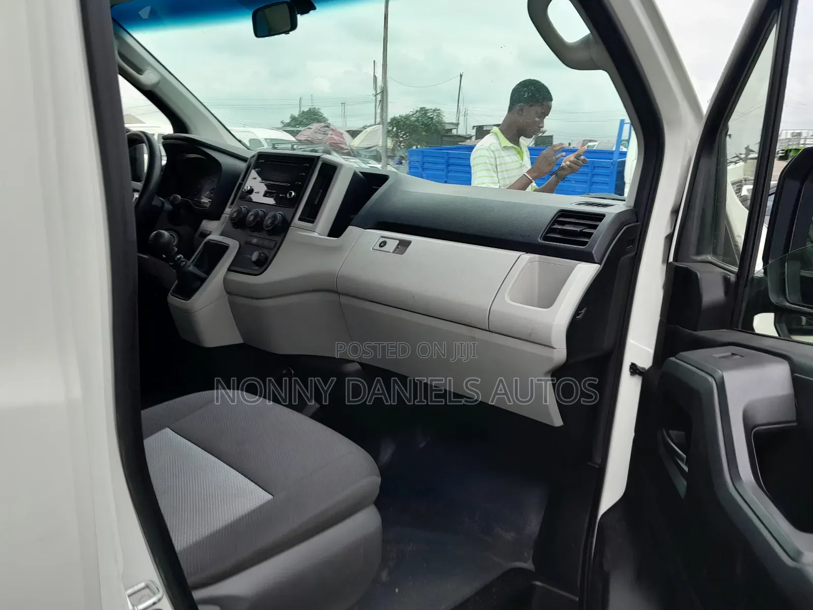Toyota HiAce 2021 White
