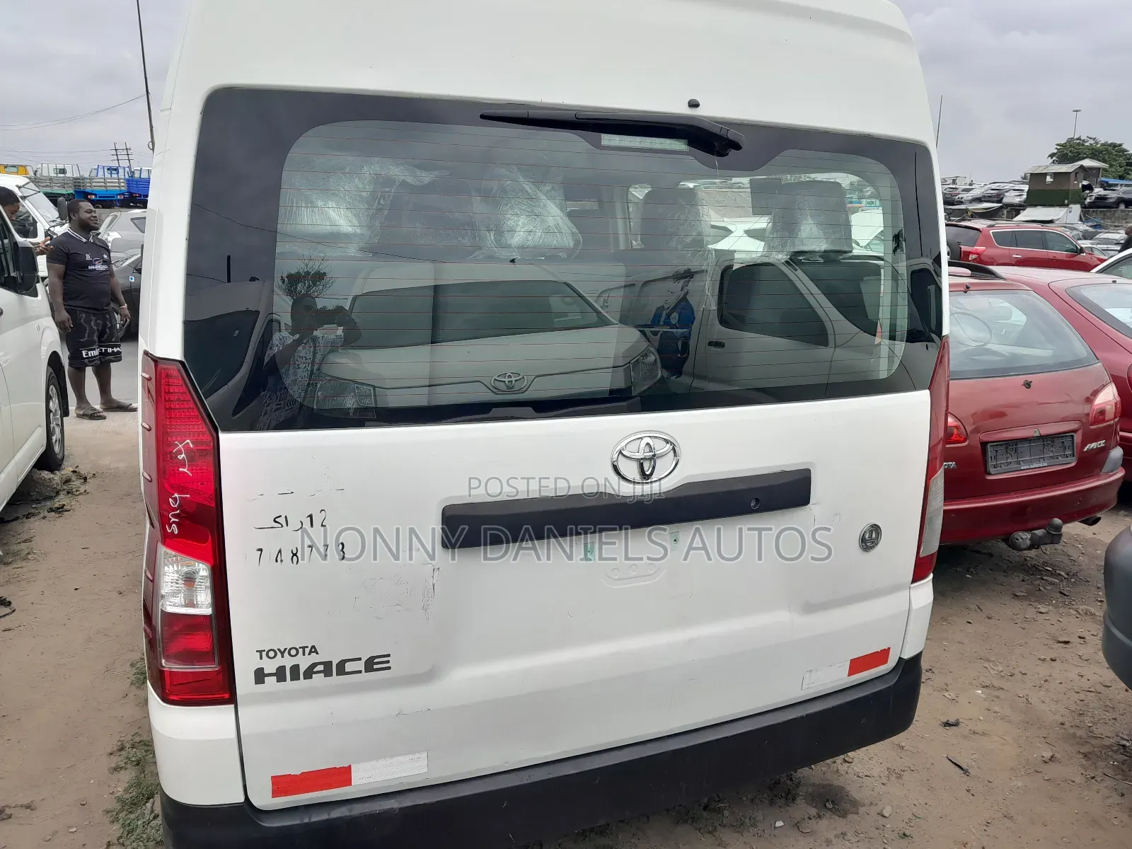 Toyota HiAce 2021 White