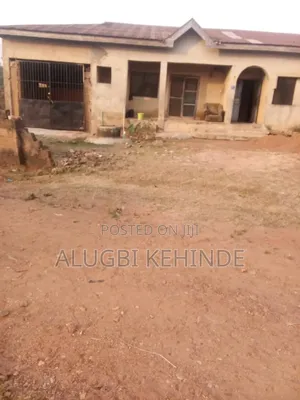 4bdrm Bungalow in Ajibode for sale