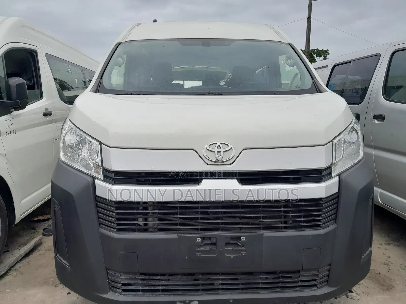 Toyota HiAce 2021 White