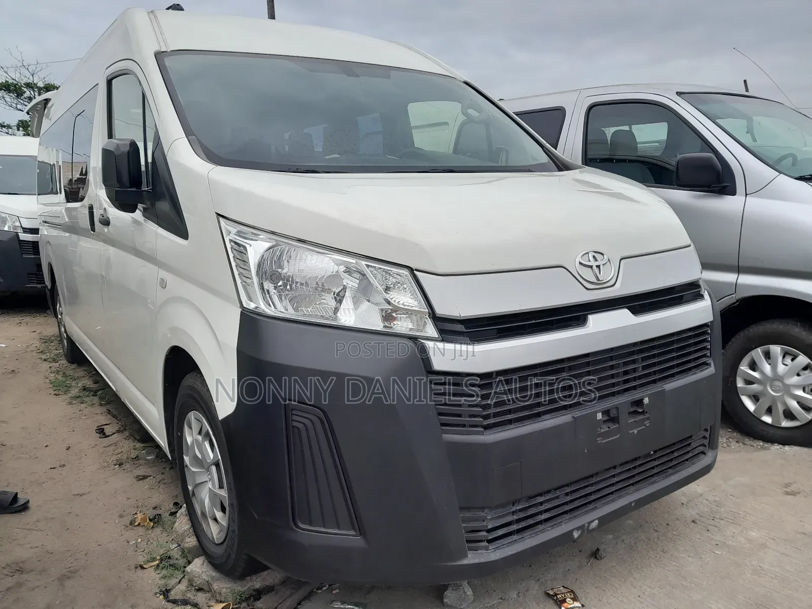 Toyota HiAce 2021 White