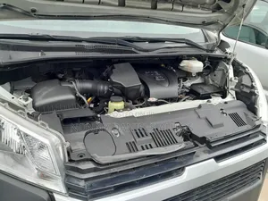 Toyota HiAce 2021 White