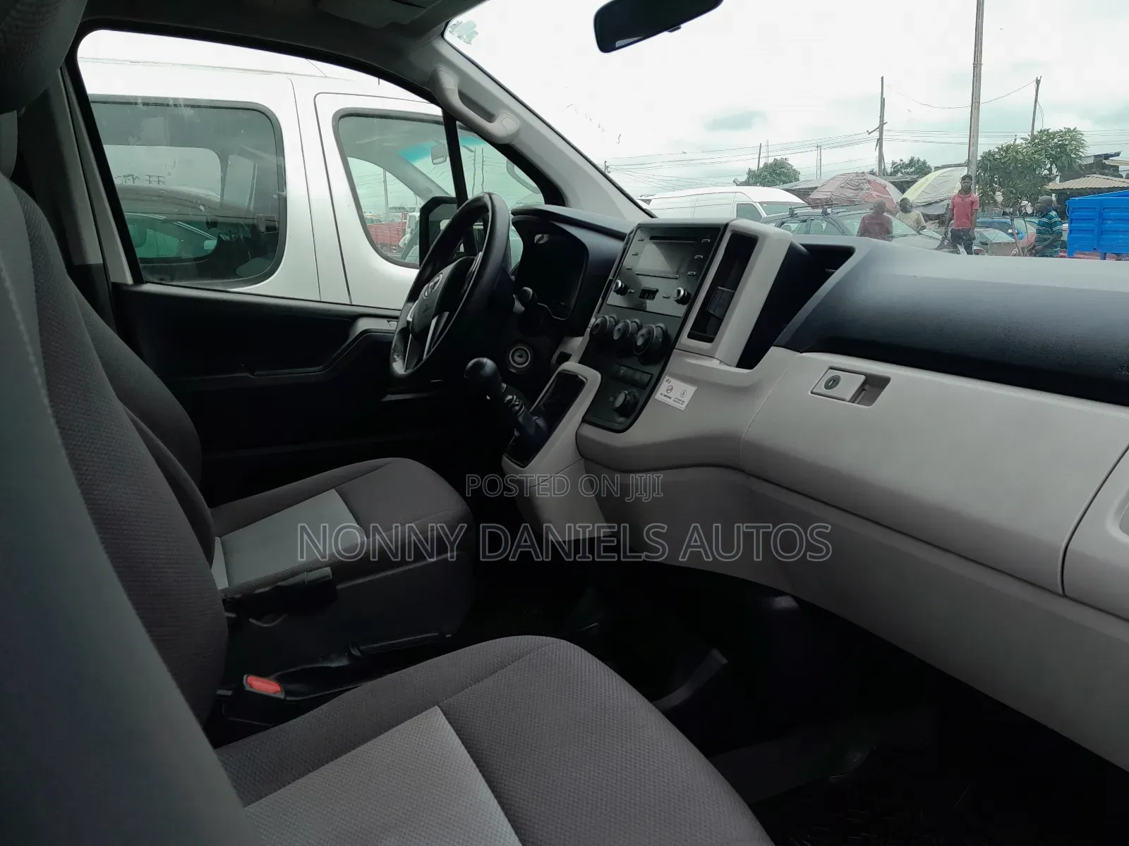 Toyota HiAce 2021 White