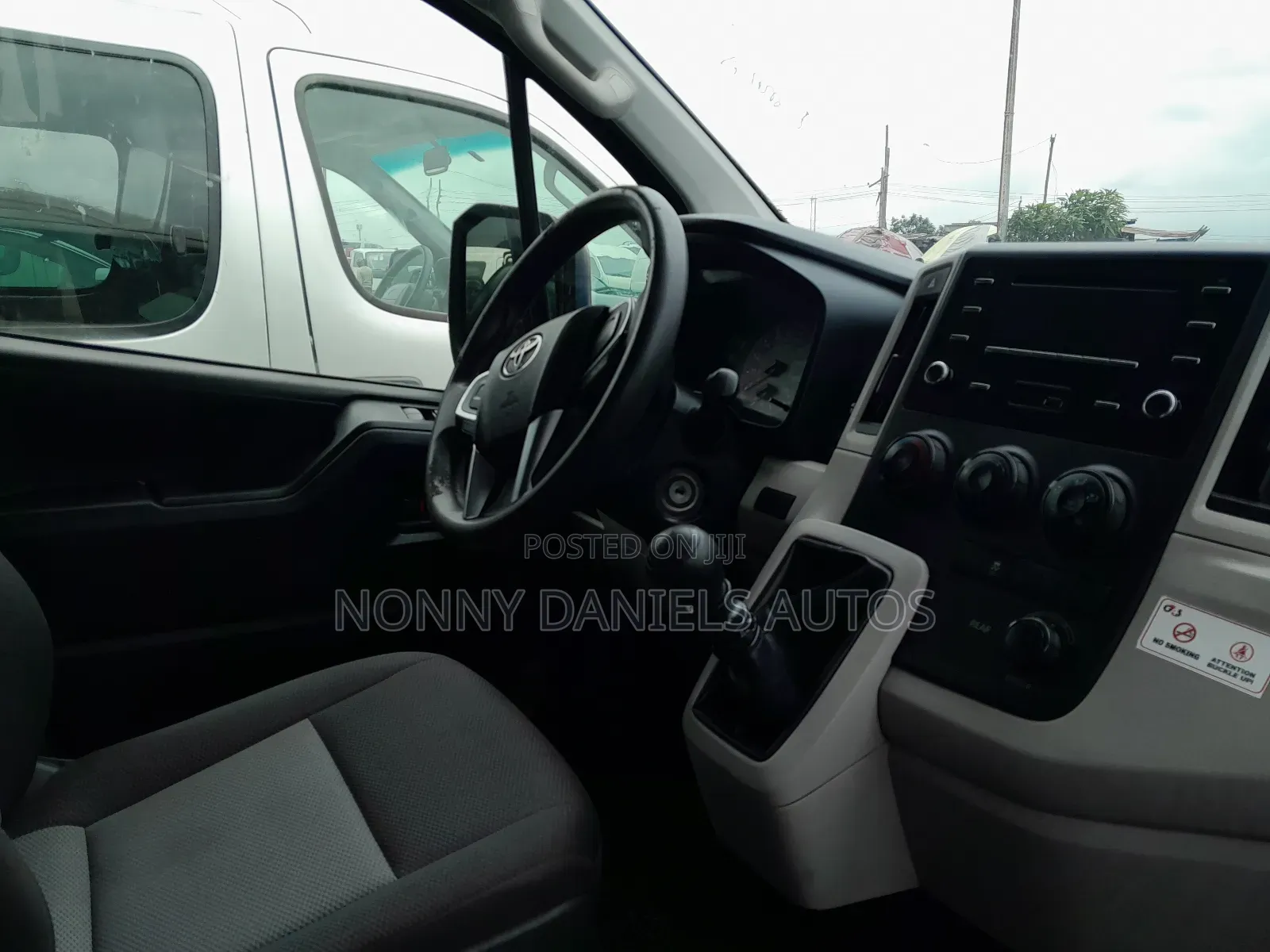 Toyota HiAce 2021 White