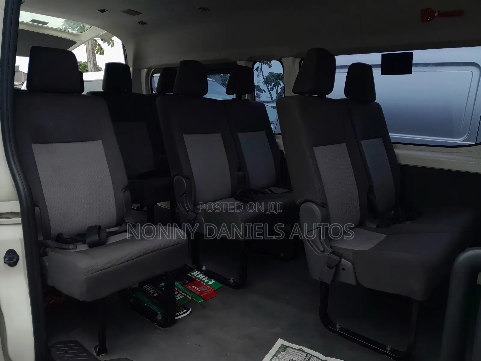 Toyota HiAce 2021 White