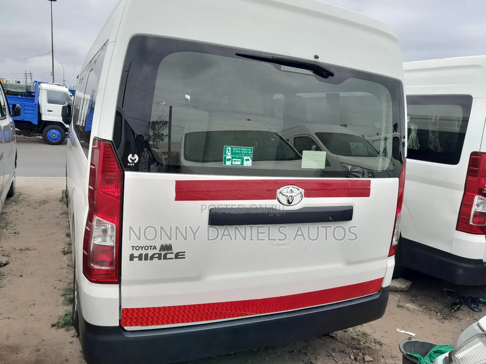 Toyota HiAce 2021 White