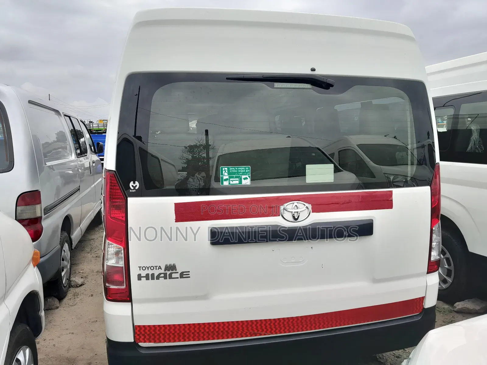 Toyota HiAce 2021 White