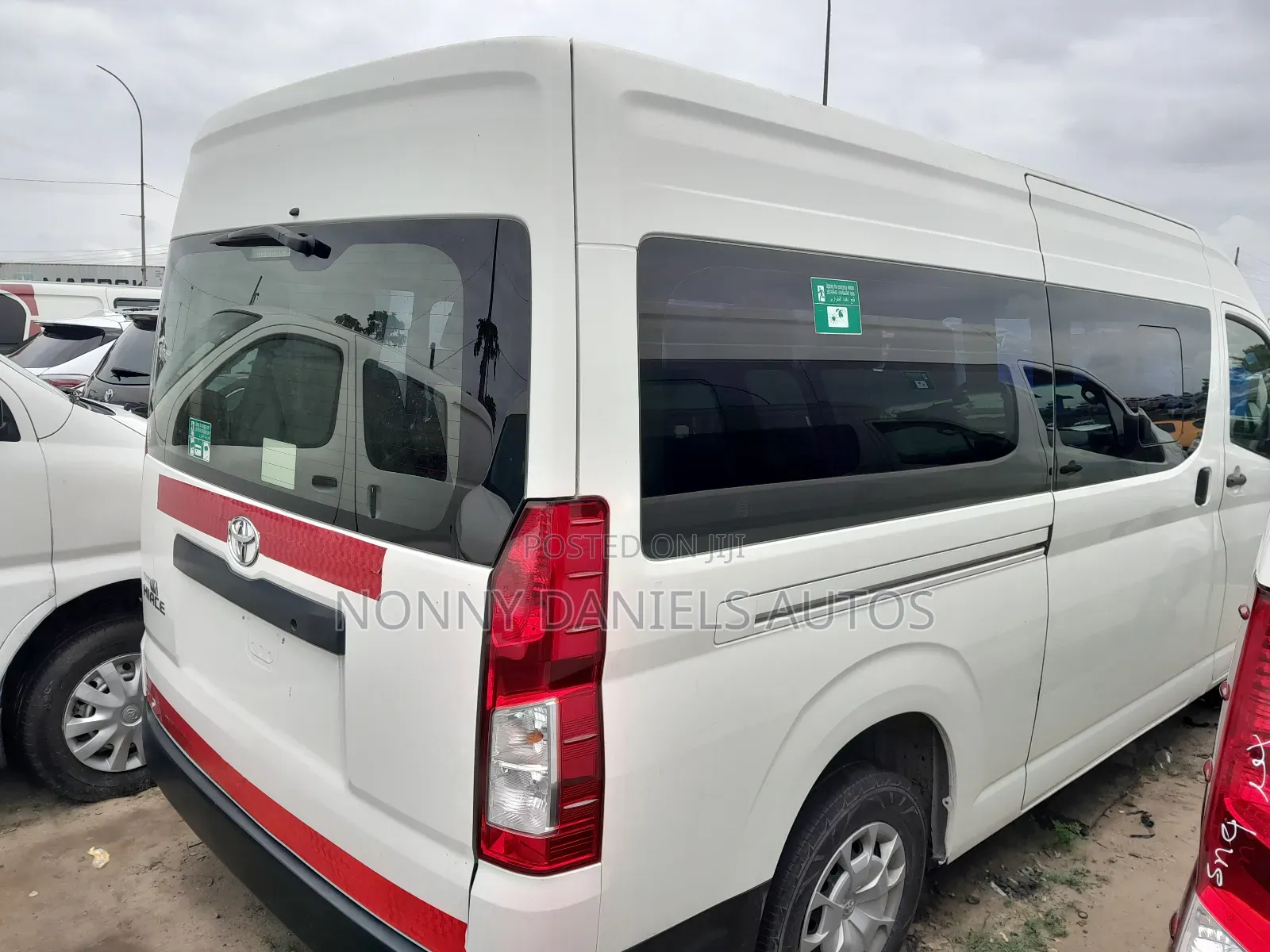 Toyota HiAce 2021 White