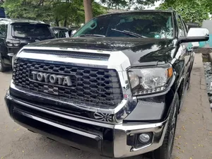 Toyota Sequoia Platinum FFV 4dr SUV 4WD (5.7L 8cyl 6A) 2015 Black
