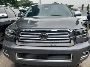 Toyota Sequoia Platinum 4x4 2020 Silver