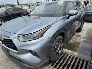 Toyota Highlander 2020 Blue
