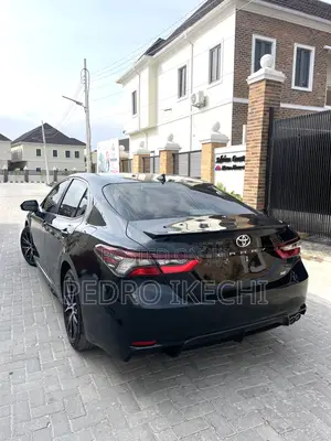 Toyota Camry SE 2022 Black