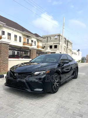 Toyota Camry SE 2022 Black
