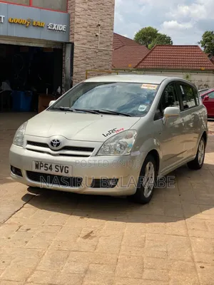 Toyota Verso 1.8 2009 Silver