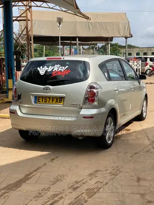 Toyota Verso 1.8 2009 Silver