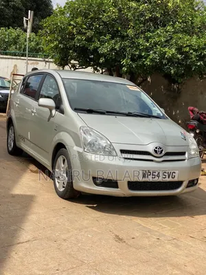Toyota Verso 1.8 2009 Silver