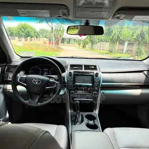 Toyota Camry XLE 4dr Sedan (2.5L 4cyl 6A) 2016 Burgundy