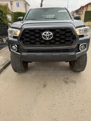 Toyota Tacoma SR5 2018 Gray