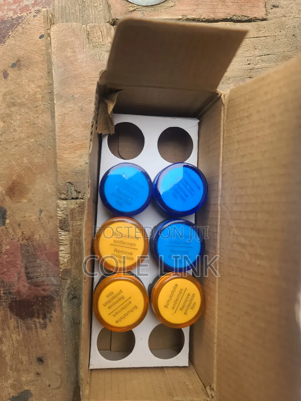 Indicator Lights Yellow and Blue