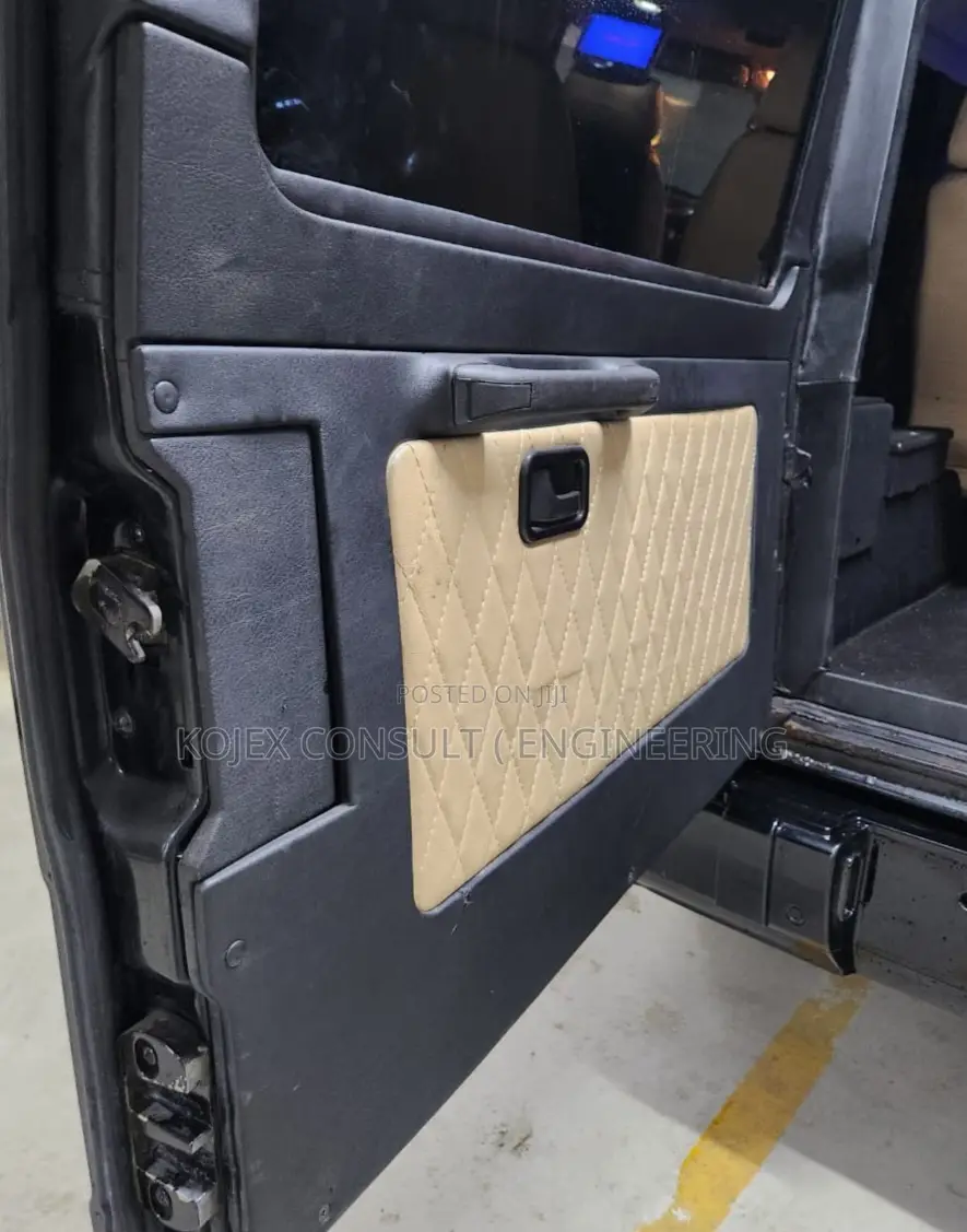 Mercedes-Benz G-Class 2011 Black