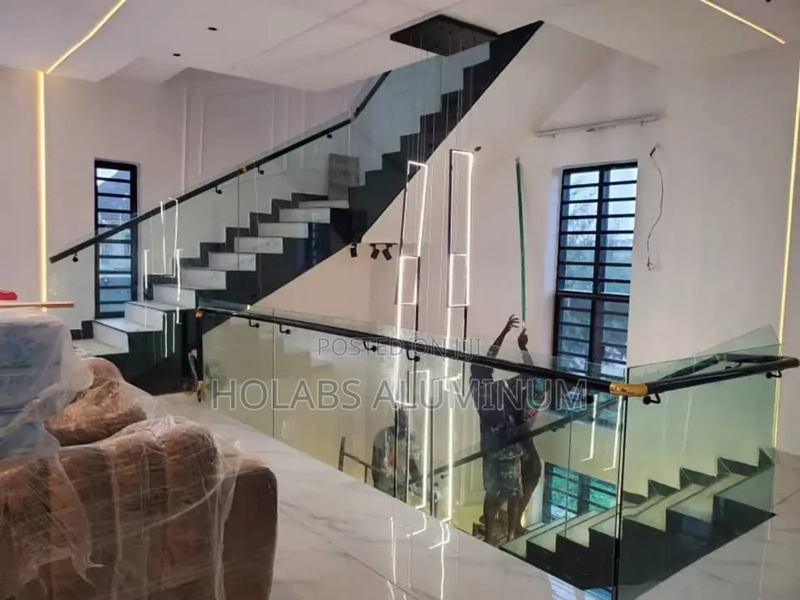 Hand Rail in Staircase