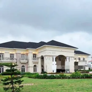 7bdrm Mansion in Banana Island for sale
