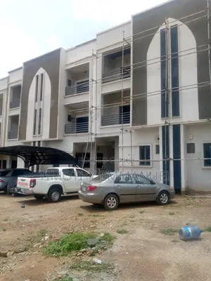 4bdrm Townhouse/Terrace in Life Camp By Berger for sale
