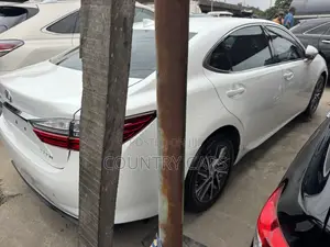 Lexus ES 350 FWD 2016 White