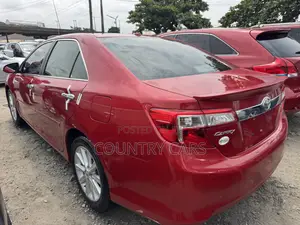 Toyota Camry XLE 4dr Sedan (2.5L 4cyl 6A) 2013 Red