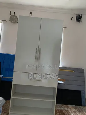 Photo - 3*6 White Wardrobe