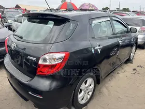 Toyota Matrix S Hatchback FWD (2.4L 4cyl 5A) 2013 Black