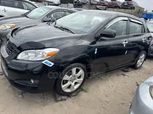 Toyota Matrix S Hatchback FWD (2.4L 4cyl 5A) 2013 Black