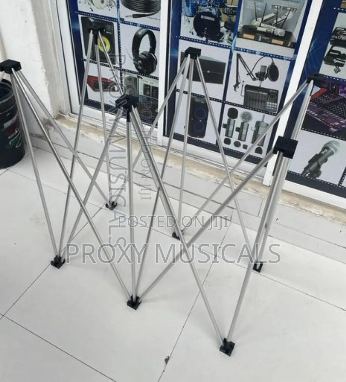 3-Legged Dj Skeleton Stand