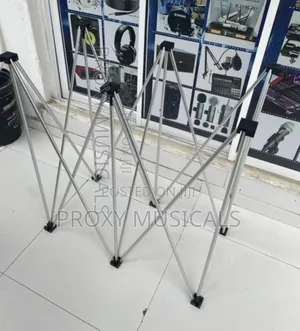 3-Legged Dj Skeleton Stand