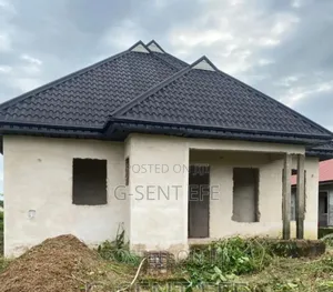 6bdrm Block of Flats in Ekehuan Barracks, Benin City for sale