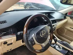 Lexus ES 350 FWD 2014 Red