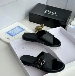 Pure Quality Black Slippers