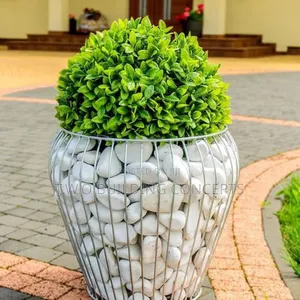 White Pebbles Garden