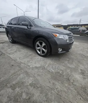 Photo - Toyota Venza 2011 Gray