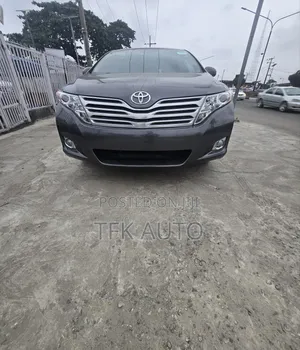 Photo - Toyota Venza 2011 Gray