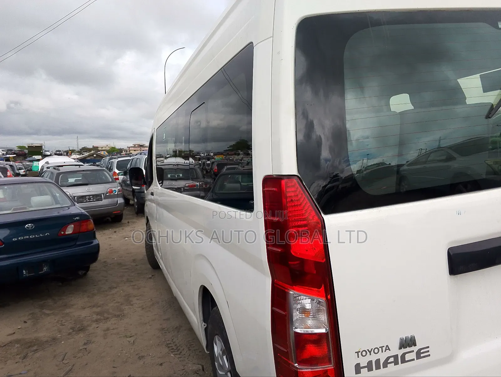 Toyota HiAce 2001 White