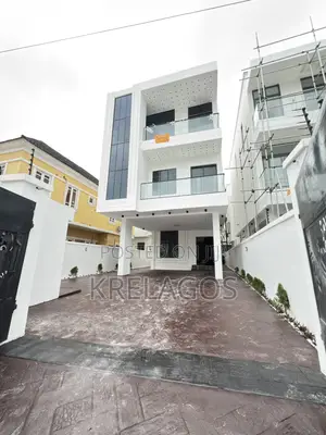 5bdrm Duplex in Chevron for sale