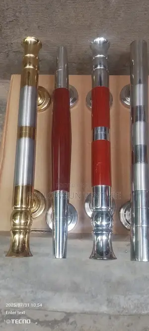 Pull Handle Door