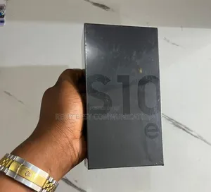 New Samsung Galaxy S10e 128 GB Black