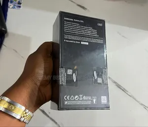 New Samsung Galaxy S10e 128 GB Black